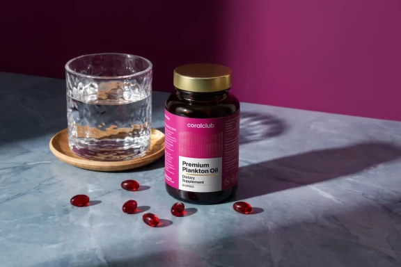 Premium Plankton Oil – complemento alimenticio. Peso neto: 42,3 g 