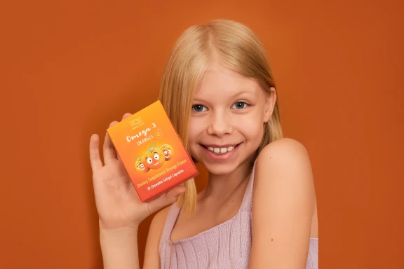 Omega 3 Oranges– complemento alimenticio. Peso neto: 22 g